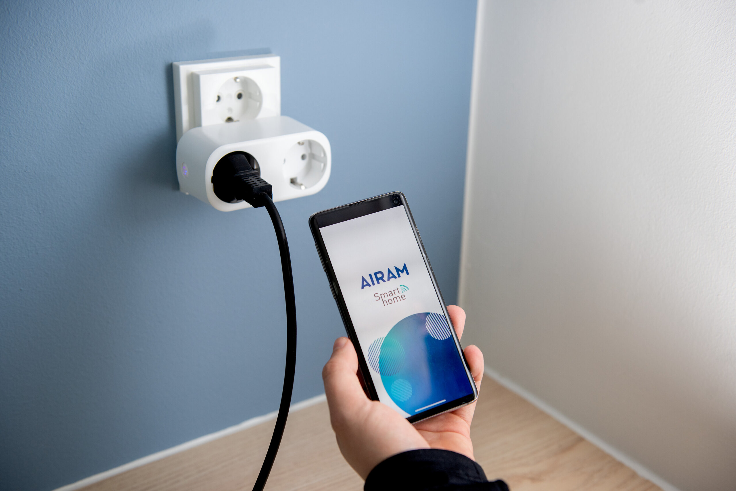 Airam SmartHome -sovellus ohjaa kodin turvalaitteita.