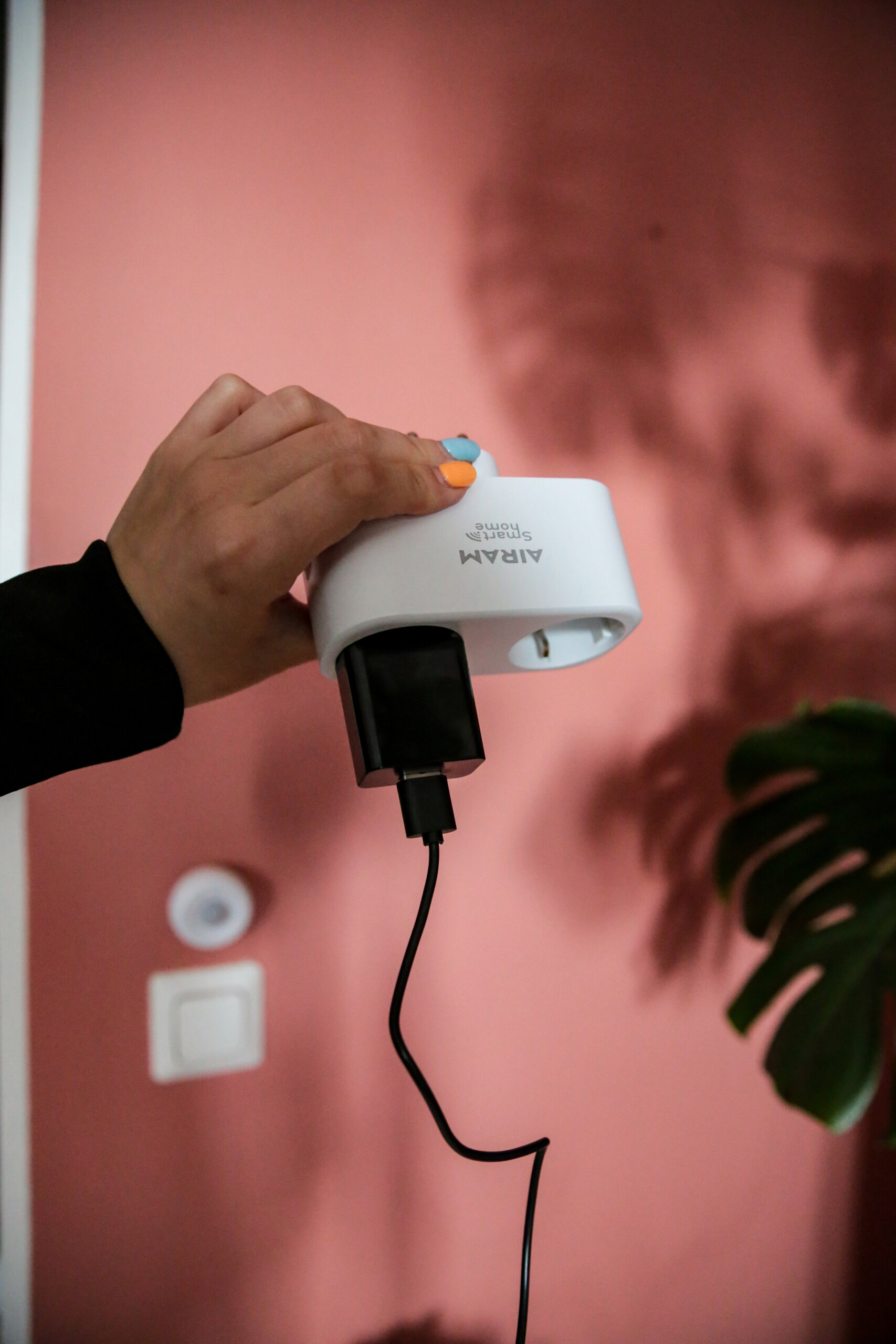Airam SmartHome -älypistoke.